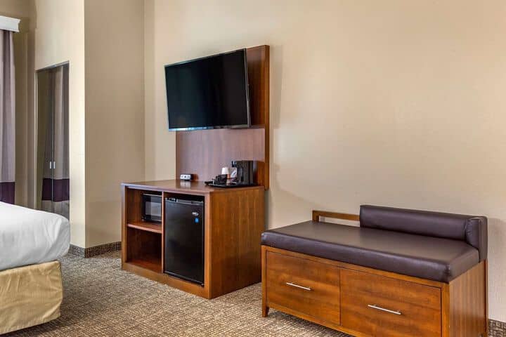 Room 15 of 31